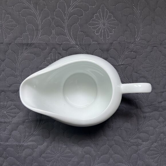 VTG Unbranded White Porcelain Gravy Boat Serverware Holiday Dinner Home Kitchen - Picture 5 of 6